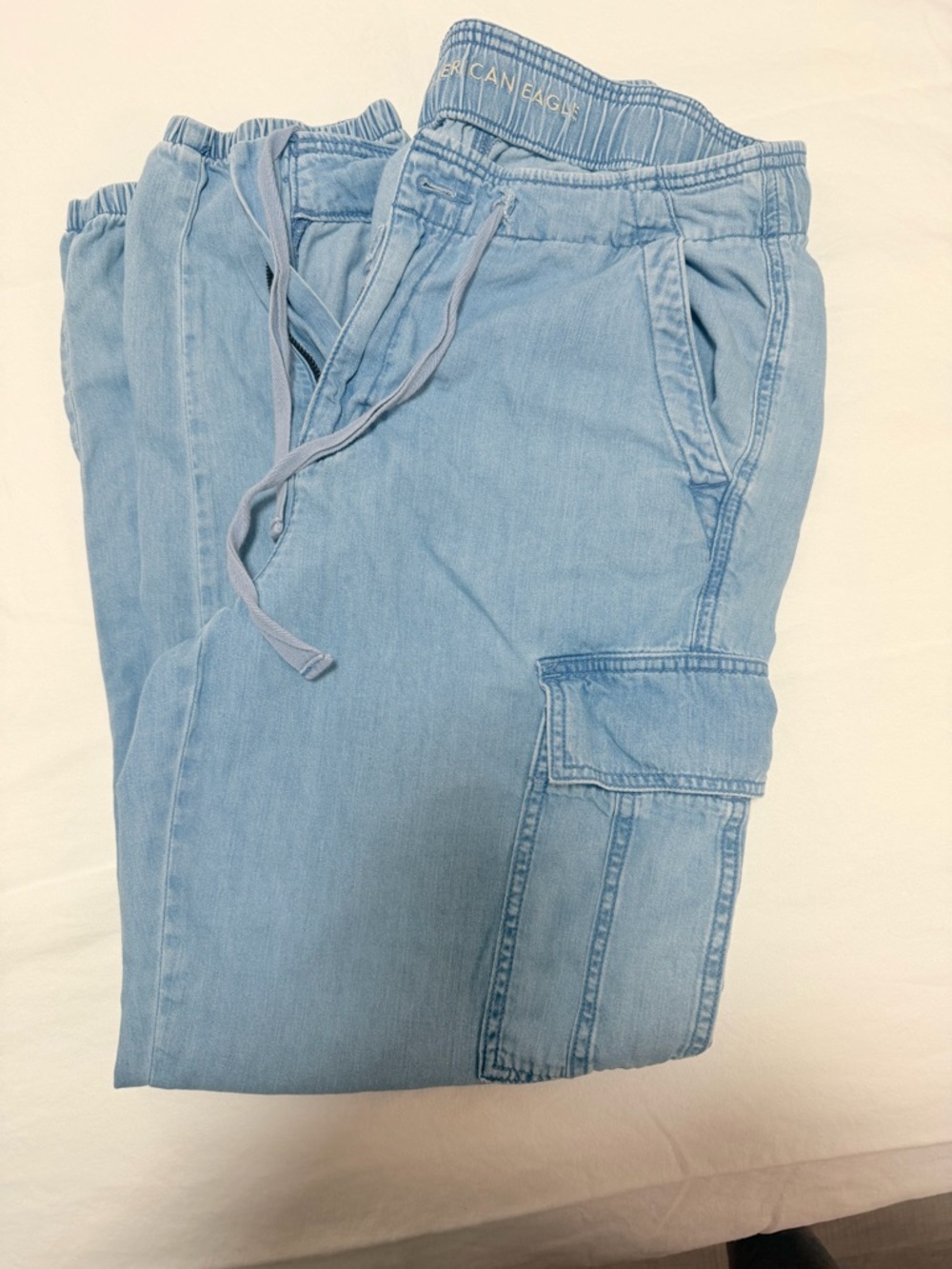 American Eagle Light Wash Cargo Joggers for women